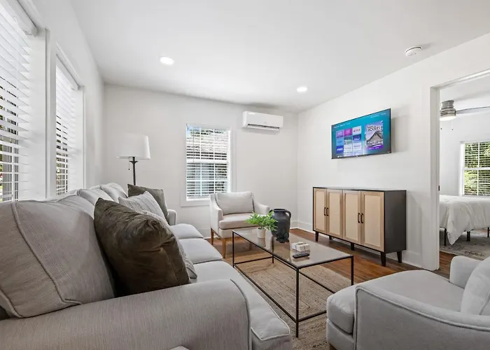 Saints Street Charmer Holiday home